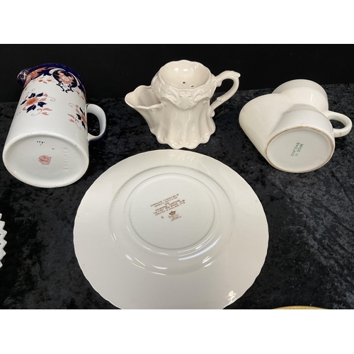 409 - BOX OF CHINA TO INCLUDE TEA POTS, COALPORT, VICTORIAN JUG WITH STAND, CARTONWARE, TABLE LIGHTER ETC