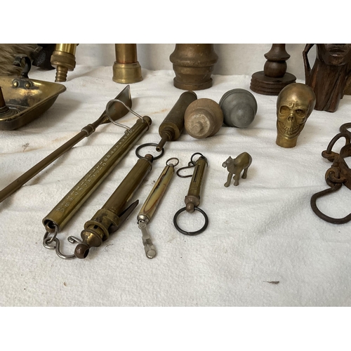 411 - BOX OF BRASS AND COPPER ITEMS TO INCLUDE VICTORIAN CAR HORN, HOSES, CARVED TRIBAL ITEMS ETC