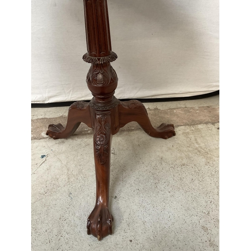 418 - REPRODUCTION MAHOGANY TIP TOP TABLE ON BALL AND CLAW FEET WITH BIRD CAGE MOVEMENT - H30