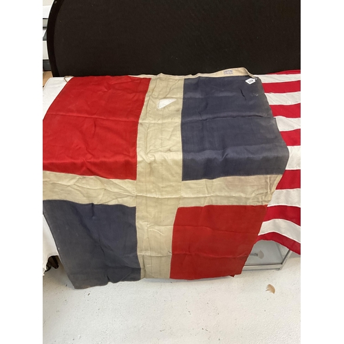 431 - 2 VINTAGE FLAGS AMERICAN AND BRITISH