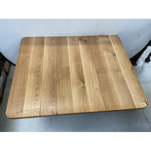 437 - CAST IRON BASED KITCHEN TABLE WITH OAK TOP - H 28