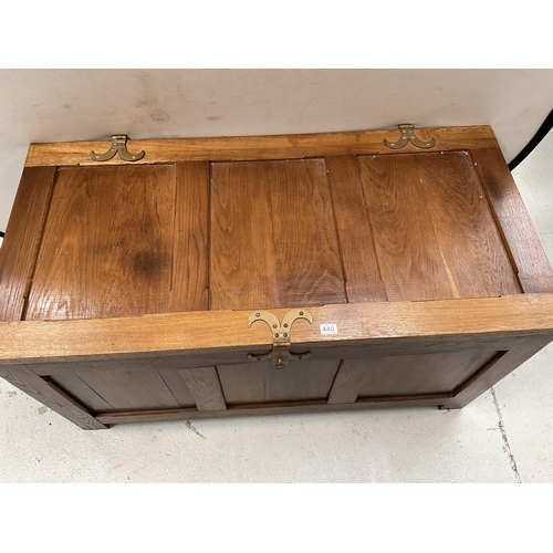 440 - VINTAGE 3 PANEL OAK BLANKET CHEST - H 28