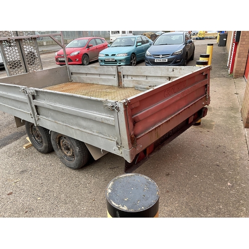 450 - TWIN AXLE DROP SIDE FLAT BED TRAILER WITH 2 RAMPS - 13 FT 7 TO END OF DRAW BAR - TRAILER BED 10FT X ... 