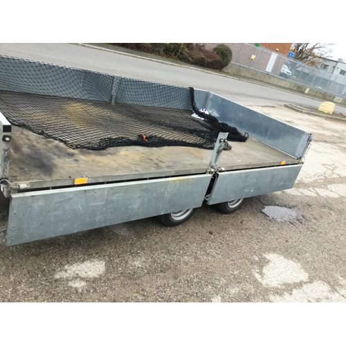 498 - IFOR WILLIAMS TWIN AXLE FLAT BED TRAILER WITH DROP SIDES AND NET 16FT X 6FT 6