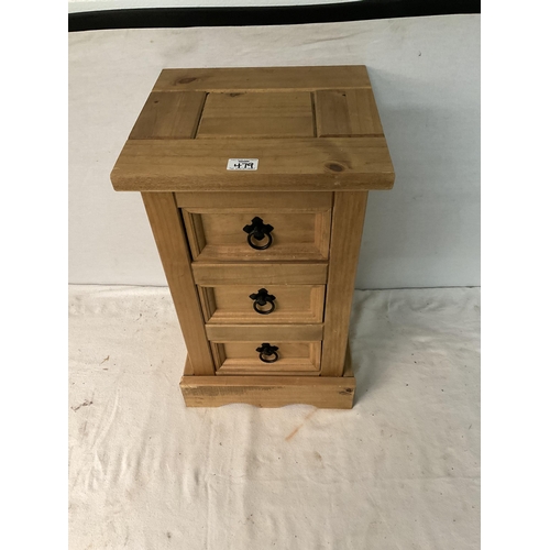 479 - MEXICAN PINE 3 DRAWER BEDSIDE CHEST H 23