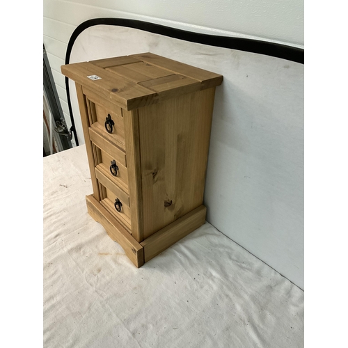 479 - MEXICAN PINE 3 DRAWER BEDSIDE CHEST H 23