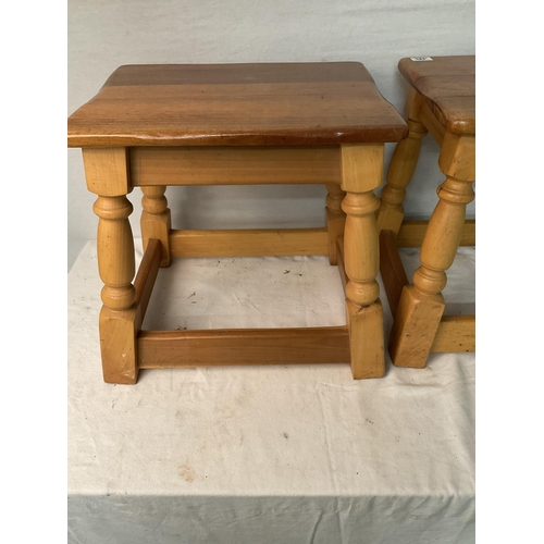 483 - PAIR OF BEECH STRETCHERED LAMP TABLES H 18