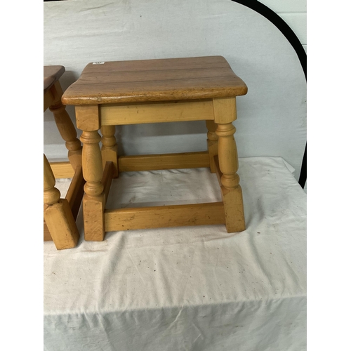 483 - PAIR OF BEECH STRETCHERED LAMP TABLES H 18