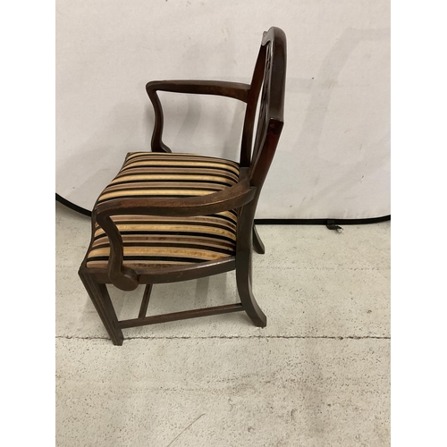 496 - GEORGIAN MAHOGANY ELBOW CHAIR WITH UPHOLSTERED SEAT - LOOSE ARM A/F