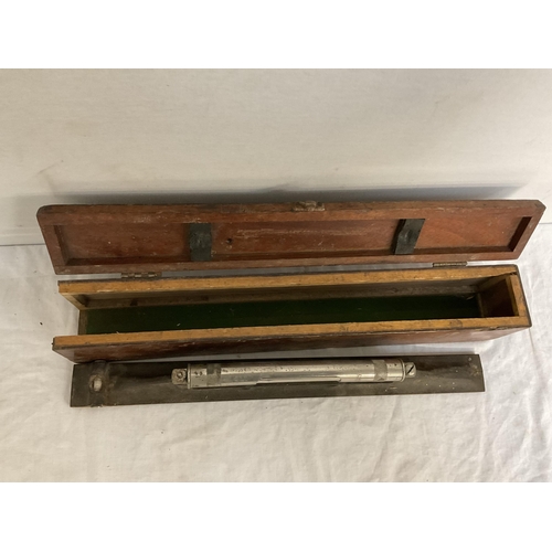 12 - VINTAGE BAKERLITE CLOCK AND A VINTAGE BOXED SPIRIT LEVEL