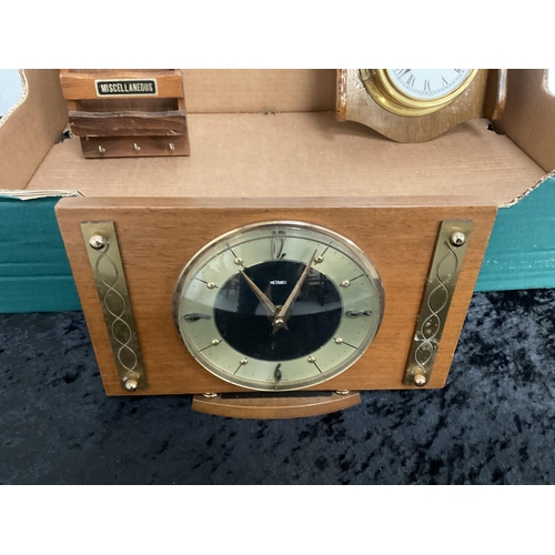 43 - BOX OF WOODEN CLOCKS AND BRASSWARE ETC