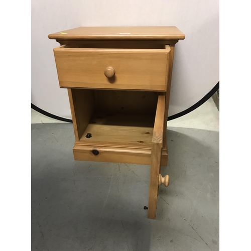 358 - MODERN PINE BEDSIDE CABINET WITH SINGLE DRAWER OVER SINGLE DOOR - H 24