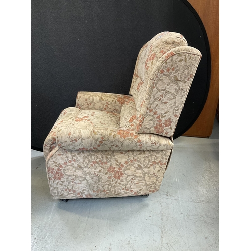 334 - BEIGE FLORAL UPHOLSTERED MANUAL RECLINING CHAIR