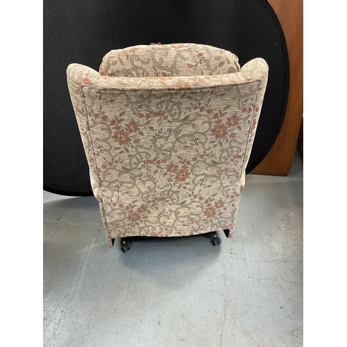 334 - BEIGE FLORAL UPHOLSTERED MANUAL RECLINING CHAIR