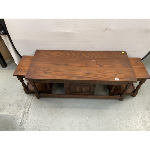 343 - REPRODUCTION DARK OAK NEST OF TABLES WITH LINEN FOLD DESIGN - H 18