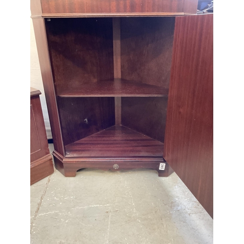 345 - REPRODUCTION FLAT SCREEN TV STAND (H 17