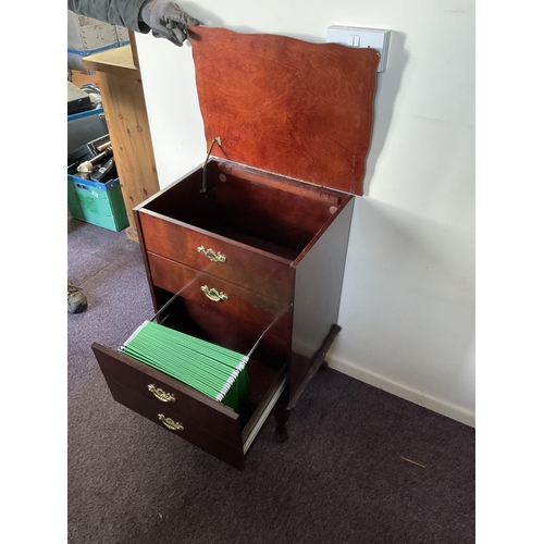 59 - REPRODUCTION MAHOGANY STYLE OFFICE CHEST WITH LIFT UP TOP ON CABBRIOLE LEGS  - (HANDLE MISSING) H32