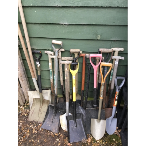 85 - 23 GARDEN SHOVELS