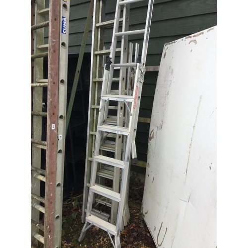 87 - QTY OF EXTENDING AND FOLDING ALUMINIUM LADDERS AND WOODEN LADDER