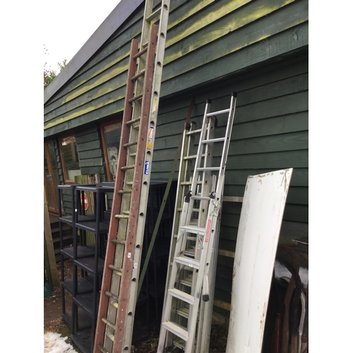 87 - QTY OF EXTENDING AND FOLDING ALUMINIUM LADDERS AND WOODEN LADDER