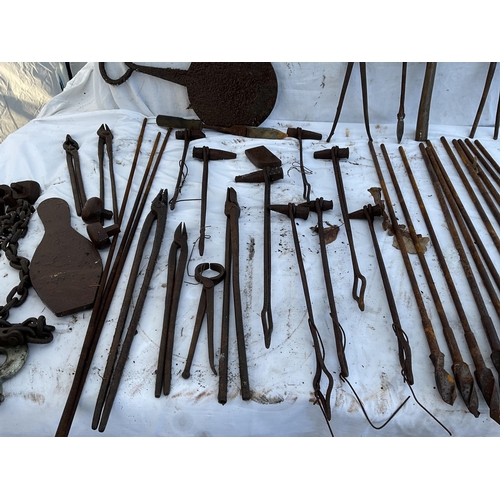 109 - QTY OF METALWORK ITEMS TO INCLUDE GRATES, WHEELS ETC