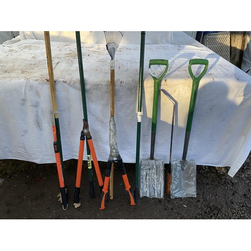 125 - GARDEN WHEEL BARROW AND VARIOUS GARDEN TOOLS