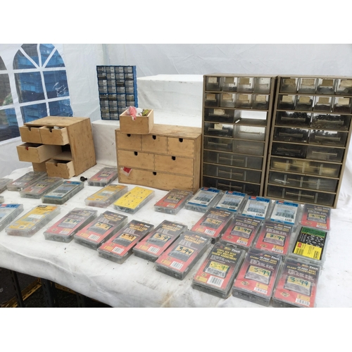 177 - QTY OF SCREW ORGANISER CHESTS AND ASSORTED CASED HARDWARE