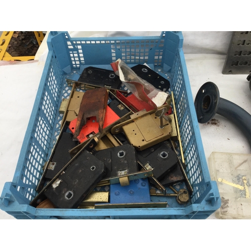 218 - 2 CRATES OF TOOLS AND HARDWARE