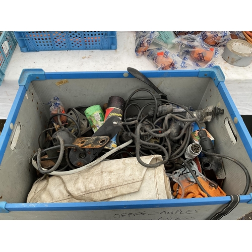 261 - 2 CRATES OF SCREW ORGANISERS AND CRATE OF HARDWARE