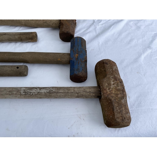 8 - QTY OF 8 X SLEDGE HAMMERS AND 4 X AXES