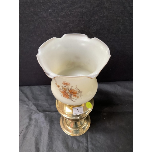 1 - BRASS OIL LAMP AND A SMALL TABLE LAMP H16