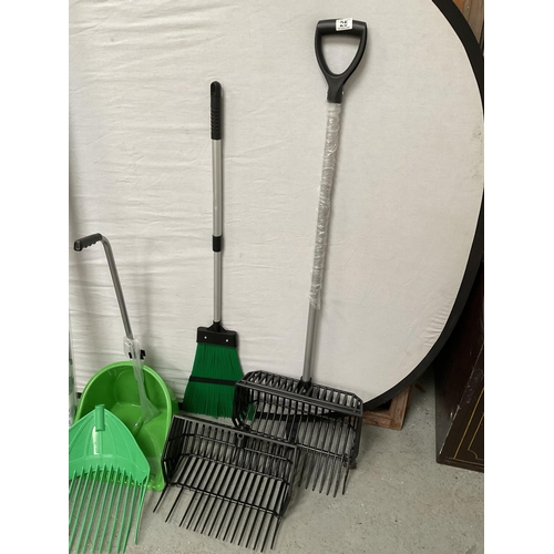 25 - NEW ALUMINIUM ROTARY WASHING LINE, BLACKOUT ROLLER BLIND, LEAF SWEEPER AND  PAN AND 2 HAY FORKS A/F