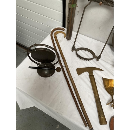 39 - BOX OF BRASS AND COPPERWARE TO INCLUDE CANDLESTICKS,BRASS FIREMANS AXE, COPPER PLATE, 2 WALKING CANE... 