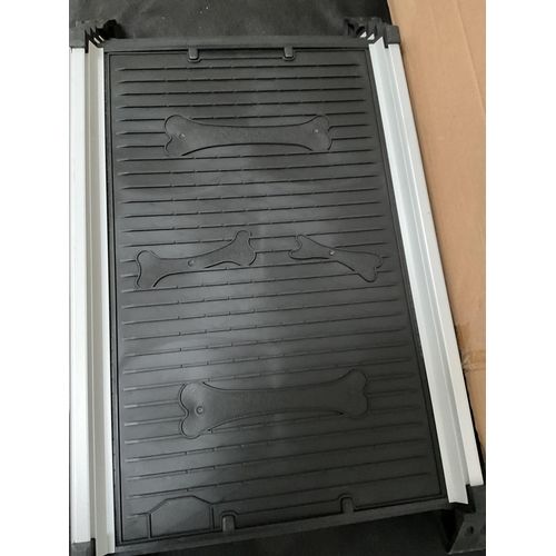 46 - NEW RETRACTABLE VEHICLE PET RAMP - EXTENDS TO 60