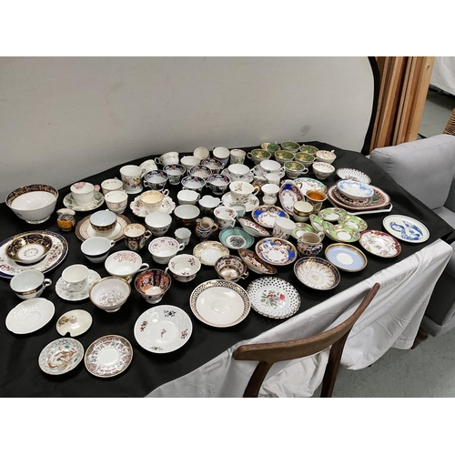 69 - BOX OF CHINA TO INCLUDE, WEDGEWOOD, SPODE ETC