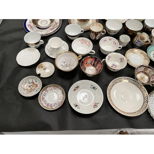 69 - BOX OF CHINA TO INCLUDE, WEDGEWOOD, SPODE ETC