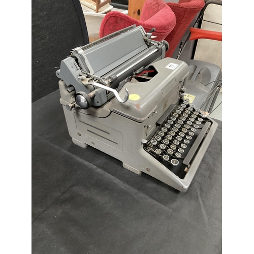 77 - VINTAGE IMPERIAL TYPEWRITER