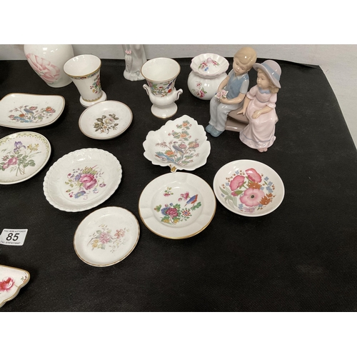 85 - BOX OF CHINA TO INCLUDE COALPORT, WEDGEWOOD, ROYAL DOULTON, ROYAL WORCESTER AND A LEONARDO FIGURE ET... 