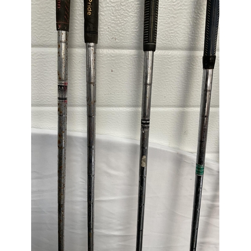 22 - QTY OF GOLF CLUBS TO INCLUDE A HICKORY SHAFT EXAMPLE