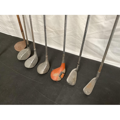 22 - QTY OF GOLF CLUBS TO INCLUDE A HICKORY SHAFT EXAMPLE