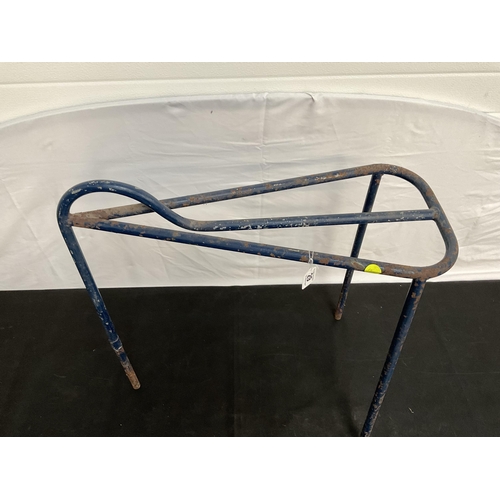 29 - METAL SADDLE STAND
H28