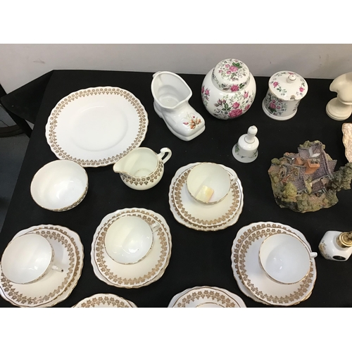 60 - BOX OF CHINA TO INCLUDE CUPS AND SAUCERS ,WEDGWOOD , ROYAL DOULTON ETC