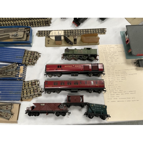 90 - LARGE VINTAGE HORNBY 00 GAUGE TRIAN SET TO INCLUDE LOCO'S ,TENDERS,TRUCKS,TRACK,BUILDINGS ,SHED ,CON... 