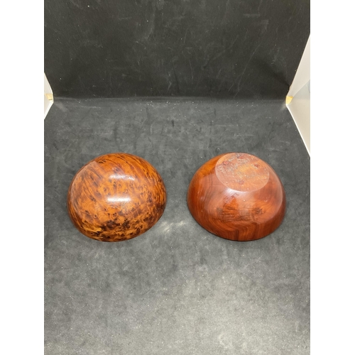 145 - TREEN BURR TRINKET TRAY AND LIDDED BOX ALONG WITH A VINTAGE SINCLAIR MEMORY CALCULATOR