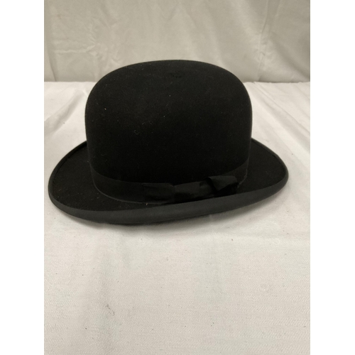 158 - VINTAGE DUNN AND CO BOWLER HAT WITH CARD BOX