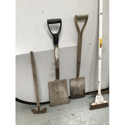 204 - QTY OF GARDEN TOOLS TO INCLUDE PICK AXE ETC