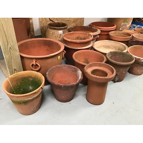 212 - LARGE QTY OF TERRCOTTA GARDEN POTS ETC