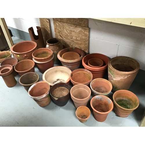 212 - LARGE QTY OF TERRCOTTA GARDEN POTS ETC