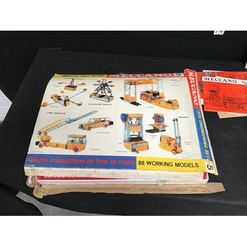 216 - VINTAGE MECCANO NO 5 SETS AND A BAYKO BUILDING SET A/F