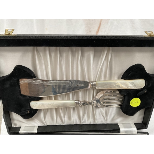 181 - CASED SET OF HALLMARK SILVER FISH KNIVES AND FORKS ALONG WITH MATCHING SERVERS WITH MOTHER OF PEARL ... 